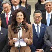 中国を訪問中の国民党・鄭麗文主席は8日、南京の中山陵を訪れ、国父・孫文を偲んだ。(写真/楊騰凱撮影) 中国を訪問中の国民党・鄭麗文主席は8日、南京の中山陵を訪れ、国父・孫文を偲んだ。(写真/楊騰凱撮影)