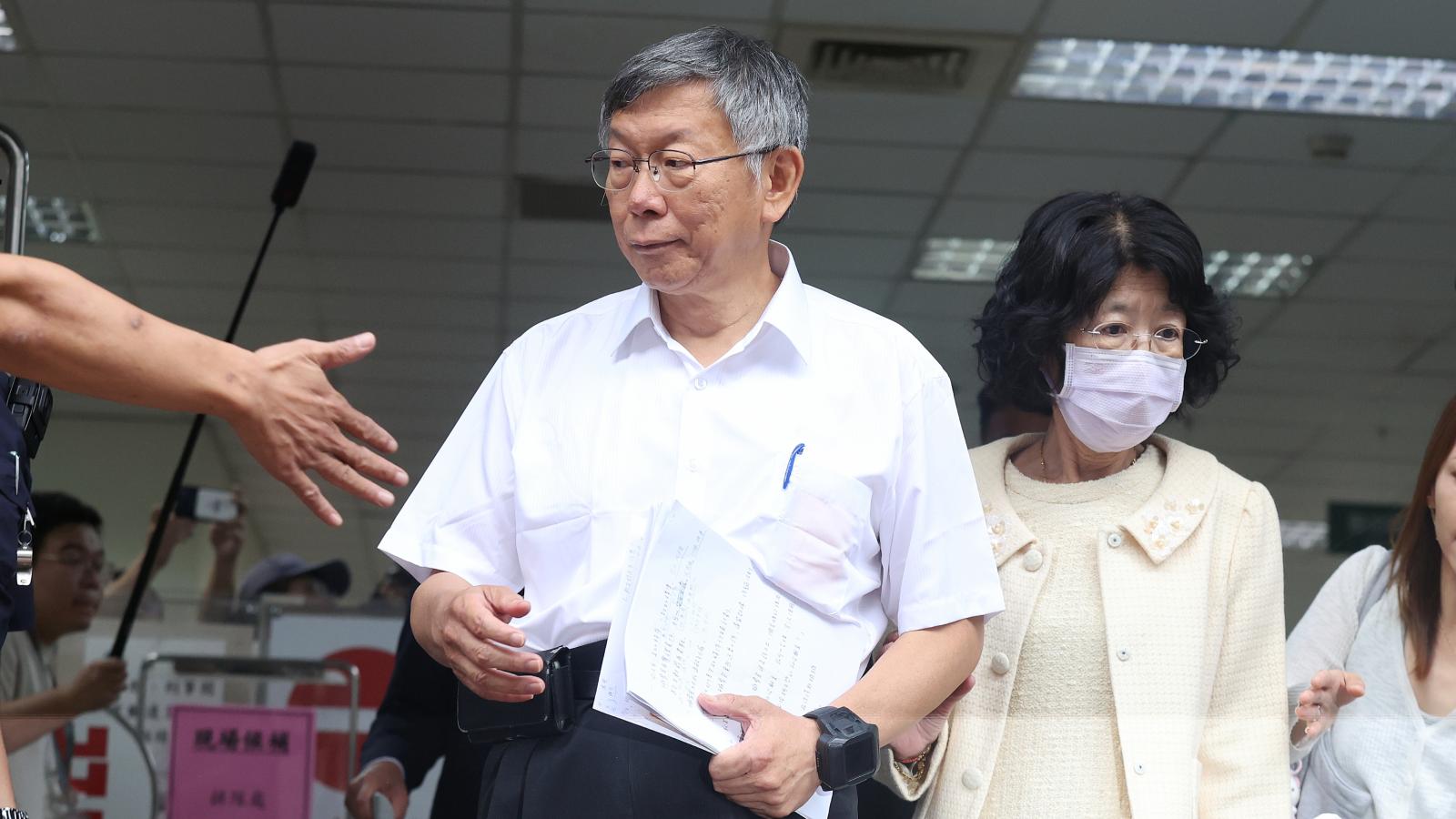 柯文哲退休金被扣光?陳佩琪曝「民進黨兇殘討債進度」:不只斷網、連水電也差點被切