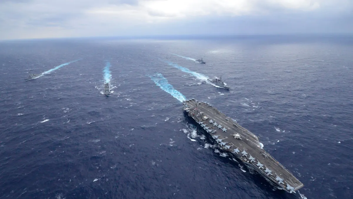 美日聯合演練。(翻攝海上自衛隊臉書)