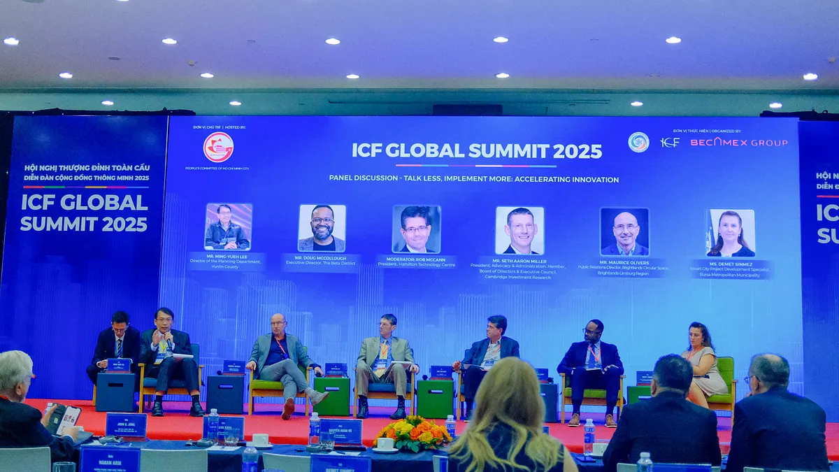 雲林縣計畫處長李明岳參加「少說多做:加速創新」小組會議。(圖/雲林縣政府計劃處提供) 雲林縣計畫處長李明岳參加「少說多做:加速創新」小組會議。(圖/雲林縣政府計劃處提供)