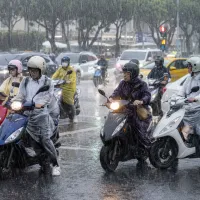 中央気象署の最新予報によると、台風9号(バービー)は7月8日まで西北西へ進み、9日から次第に北寄りへ進路を変え、台湾の東方海上から琉球付近へ進む見通しだ。(イメージ画像/AI生成) 中央気象署の最新予報によると、台風9号(バービー)は7月8日まで西北西へ進み、9日から次第に北寄りへ進路を変え、台湾の東方海上から琉球付近へ進む見通しだ。(イメージ画像/AI生成)