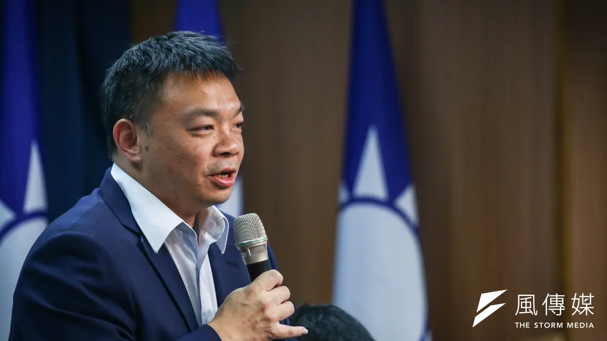 台南市長參選人高思博承諾,上任後將停止「減香、減金、封爐、電子鞭炮」等錯誤的政策宣導,並鼓勵使用台灣手工香品與手工金紙。(資料照,陳品佑攝)