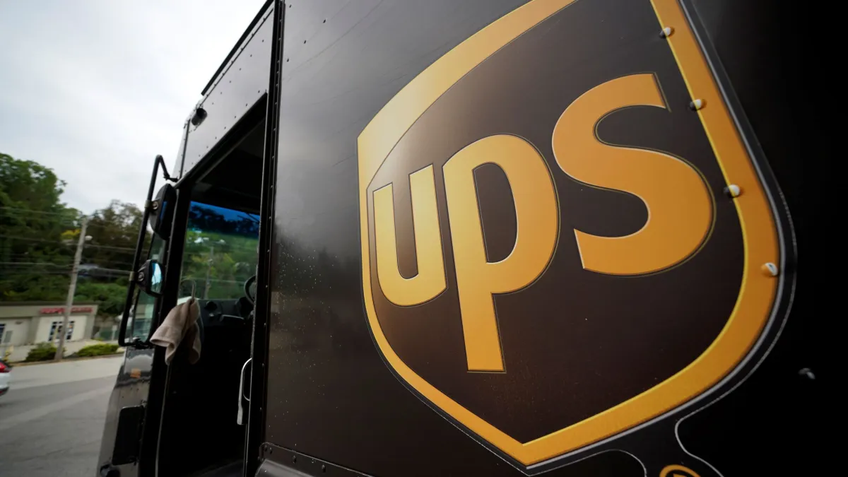 知名跨國物流企業UPS傳出要裁員2萬人。(美聯社)
