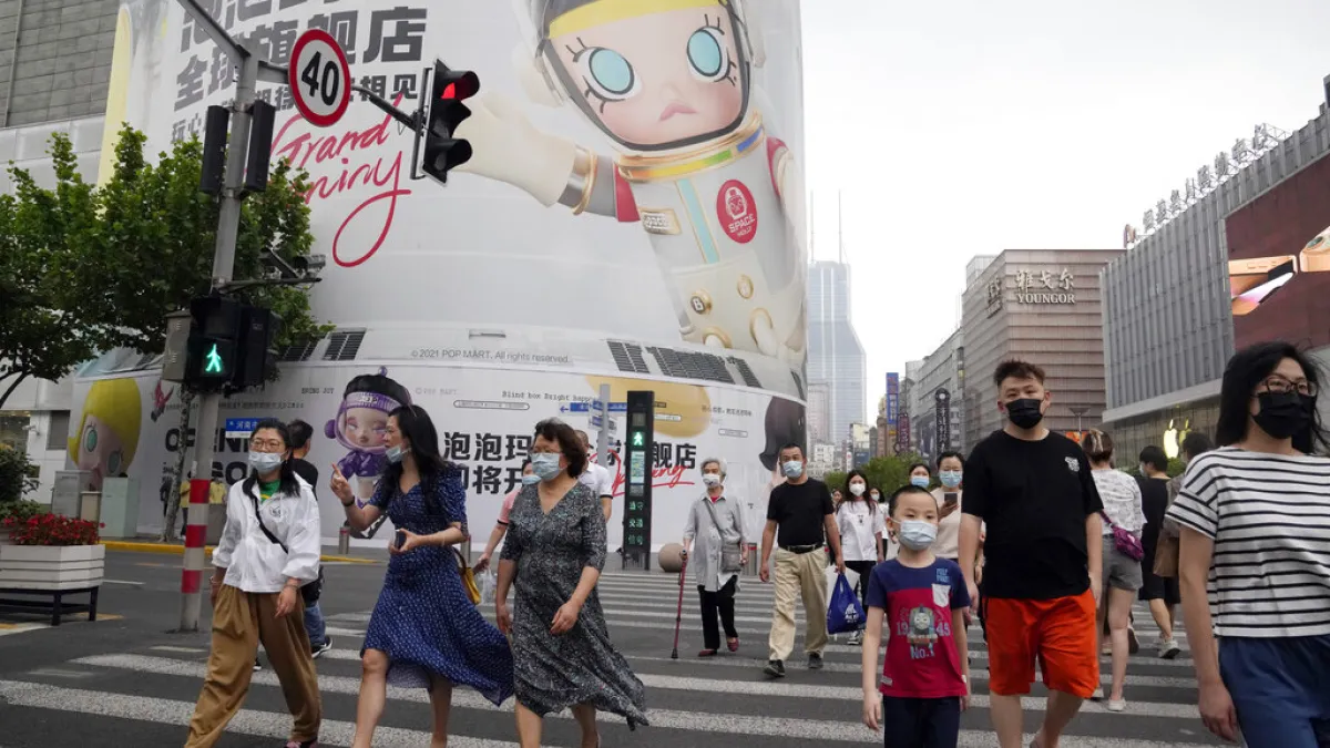 2022年6月1日,上海市民迎來解封的第一天。(美聯社)