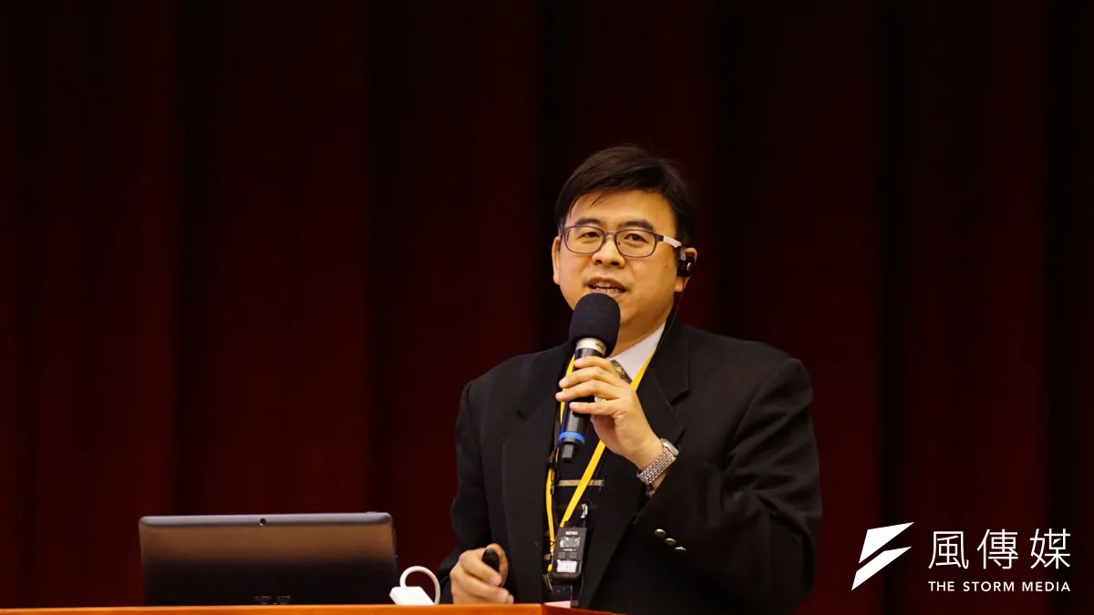 台灣反對廢除死刑的民意居高不下,司法人員在量刑時承受不小壓力,對此錢建榮表示,司法者「本來就不要那麼害怕民意」,因為「司法者幫的就是少數人」。(盧逸峰攝)