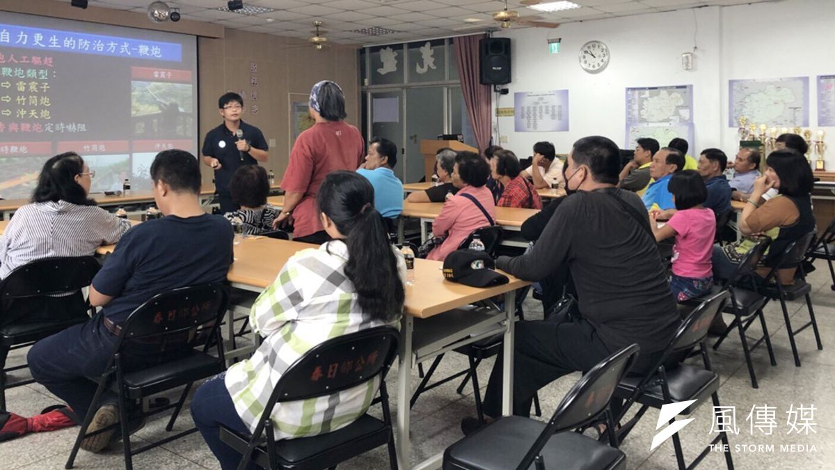 屏東縣政府農業處於辦理獼猴防治架設電圍網宣導會及示範點觀摩會。(圖/徐炳文攝) 屏東縣政府農業處於辦理獼猴防治架設電圍網宣導會及示範點觀摩會。(圖/徐炳文攝)