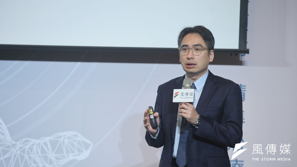 圖說:台灣微軟首席技術長花凱龍,17日在風傳媒《AI醫療領航論壇》活動中,分享AI在醫療領域的應用前景及其潛在影響。 圖說:台灣微軟首席技術長花凱龍,17日在風傳媒《AI醫療領航論壇》活動中,分享AI在醫療領域的應用前景及其潛在影響。