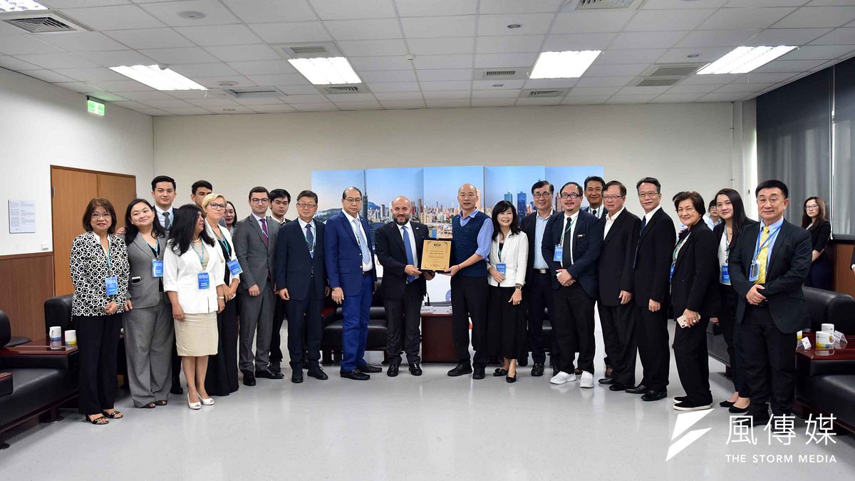 世界不動產聯盟會拜會高雄市政府。(圖/徐炳文攝) 世界不動產聯盟會拜會高雄市政府。(圖/徐炳文攝)