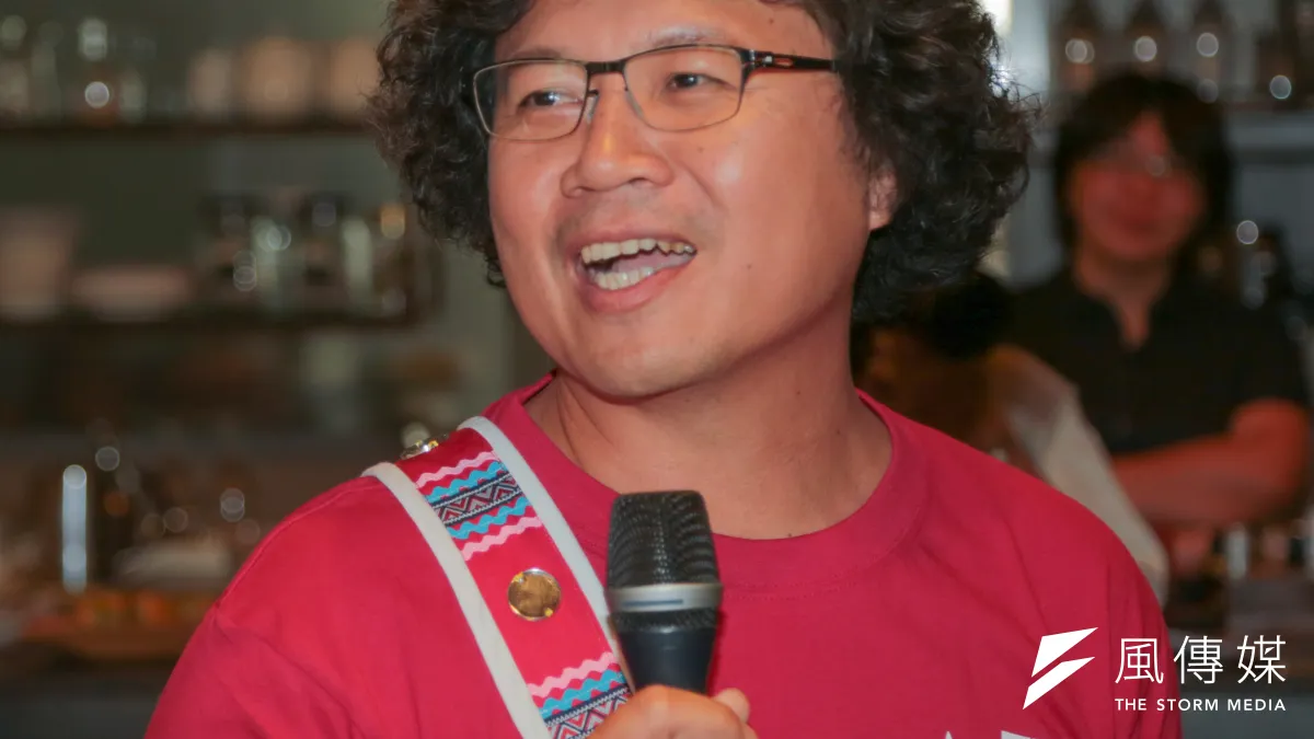 前原民台台長馬躍‧比吼,15日宣布以無黨籍參選平地原住民立委,以「做自己的主人」為競選口號。(余志偉攝)