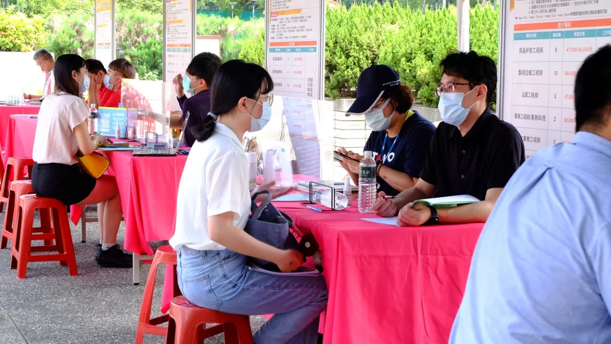 在世界日益高度數位化同時,若有充分創意,滿足人際交流需求將是一門大商機。(圖/台中市政府)