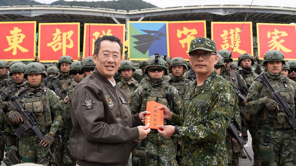 春節將至!顧立雄赴綠島、台東視導 勉勵官兵堅守崗位