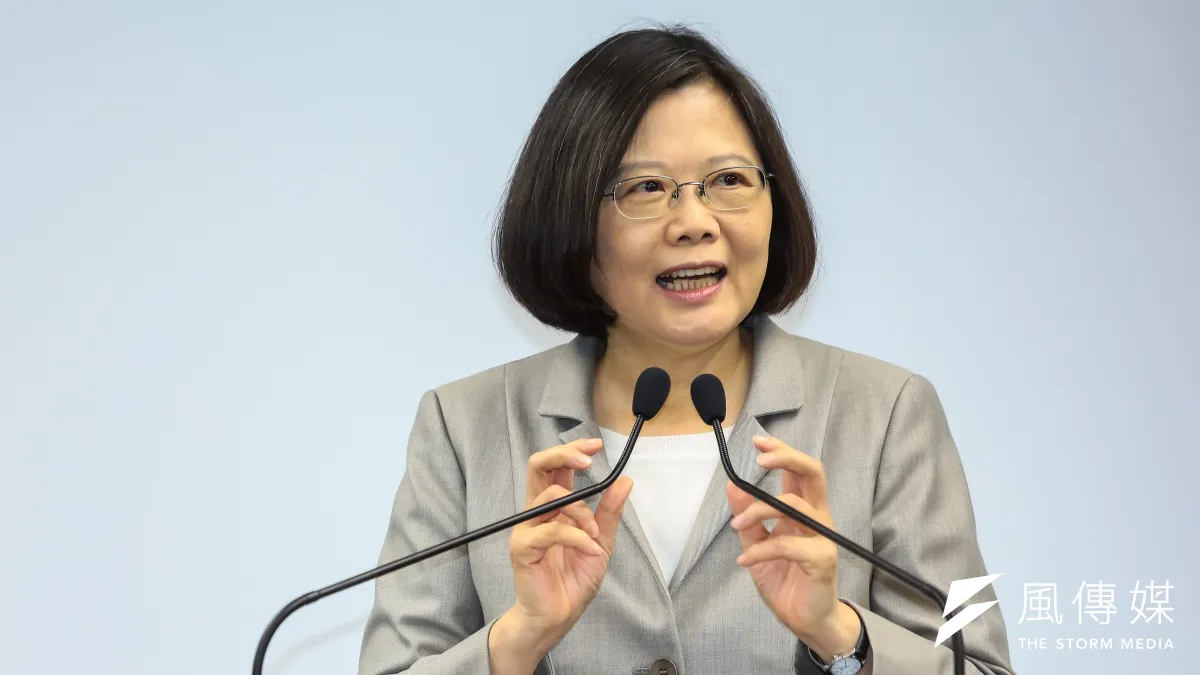 民主進步黨總統參選人蔡英文南投縣競選總部因修剪門口樟樹引發爭議,樹黨主席潘乾疆18日按鈴申告。(資料照,顏麟宇攝)