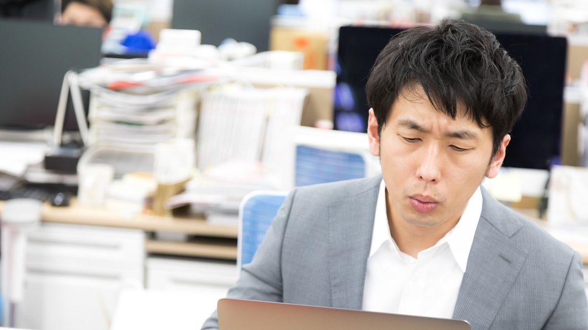 再撐一下、再撐一下下就好⋯⋯一直出現這種想法,你可能即將掉入時間的陷阱之中!(圖/すしぱく@pakutaso) 再撐一下、再撐一下下就好⋯⋯一直出現這種想法,你可能即將掉入時間的陷阱之中!(圖/すしぱく@pakutaso)