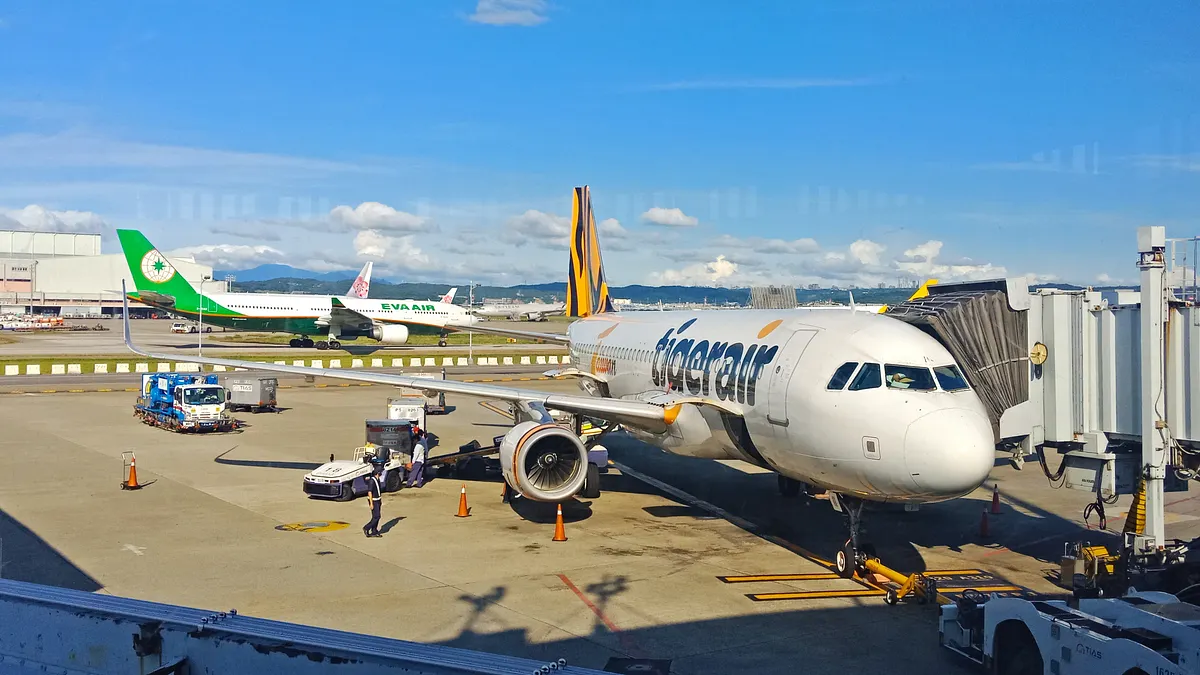 桃園空港をただの中継地点だと思っているなら、それは大きな誤解だ。実際には、ここは飛行機の滑走路の傍らにある小さなテーマパークで、食事や買い物を楽しめるほか、「隠れた無料のラウンジ」も見つけられる。(写真/陳乃慈撮影) 桃園空港をただの中継地点だと思っているなら、それは大きな誤解だ。実際には、ここは飛行機の滑走路の傍らにある小さなテーマパークで、食事や買い物を楽しめるほか、「隠れた無料のラウンジ」も見つけられる。(写真/陳乃慈撮影)