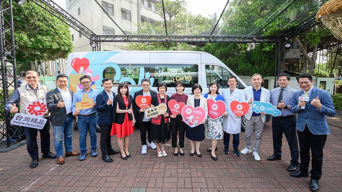 「數位牙科巡迴車」在各方支持下正式啟動,5月12日將從陽明交大出發,前往南澳鄉東岳文健站提供口腔健檢服務。(圖/經濟部國貿局提供) 「數位牙科巡迴車」在各方支持下正式啟動,5月12日將從陽明交大出發,前往南澳鄉東岳文健站提供口腔健檢服務。(圖/經濟部國貿局提供)