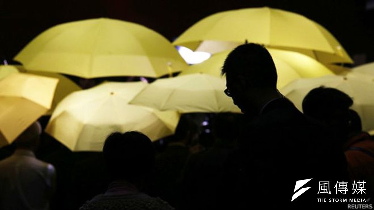 對於這部移交主權後在香港實施的憲法法律文件,一些問題隨著「一國兩制」實踐逐漸浮出水面(香港「佔中」示威資料照片)。 對於這部移交主權後在香港實施的憲法法律文件,一些問題隨著「一國兩制」實踐逐漸浮出水面(香港「佔中」示威資料照片)。