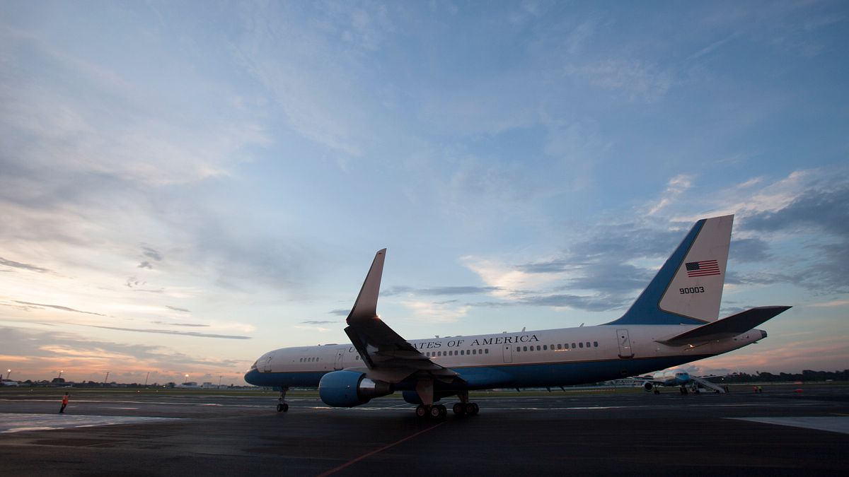 美國與古巴16日簽署協定,正式恢復兩國之間的商業航運,未來每天往返兩國之間的固定航班可望多達110班(美聯社) 美國與古巴16日簽署協定,正式恢復兩國之間的商業航運,未來每天往返兩國之間的固定航班可望多達110班(美聯社)