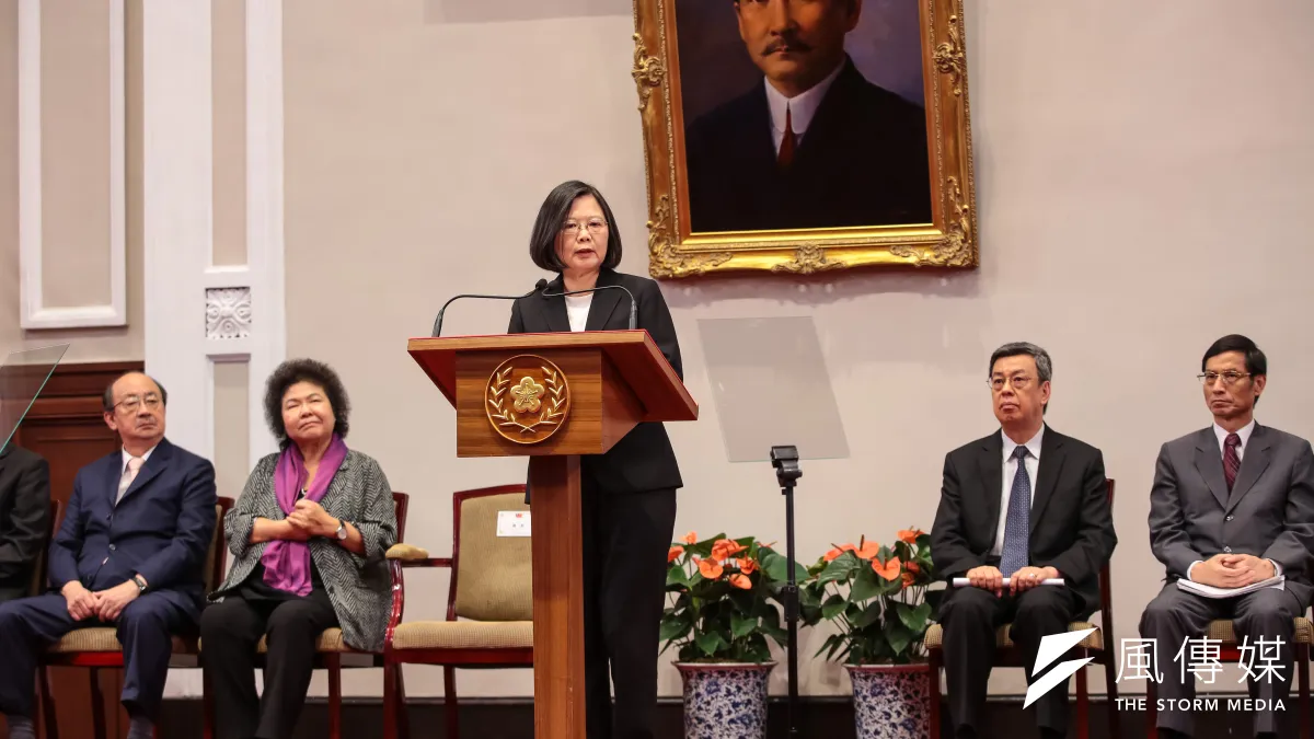 正副總統於6月21日在總統府記者會,對軍公教感謝、致歉。前總統陳水扁表示,他一年前在凱達格蘭餐會,也對軍公教表達感謝,「結果被『小英之友』罵到不行」。(資料照,顏麟宇攝)