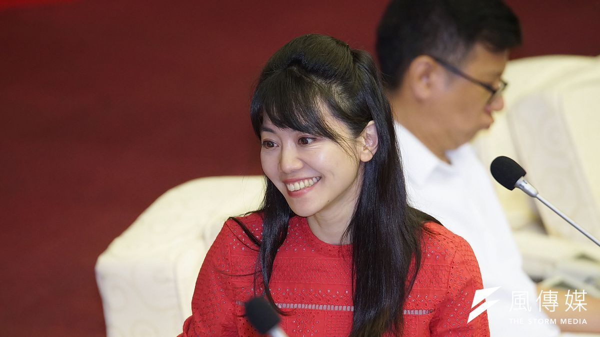 針對一邊一國行動黨的「下架行動」,民進黨立委候選人高嘉瑜(見圖)表示,相信最後選民會做最有智慧的判斷,並呼籲大家齊心協力「下架共產黨」。(資料照,盧逸峰攝) 針對一邊一國行動黨的「下架行動」,民進黨立委候選人高嘉瑜(見圖)表示,相信最後選民會做最有智慧的判斷,並呼籲大家齊心協力「下架共產黨」。(資料照,盧逸峰攝)