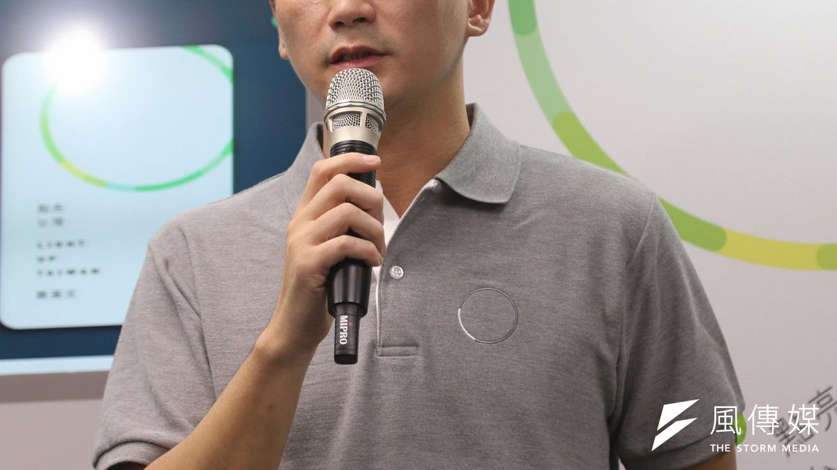 民進黨發言人鄭運鵬,反擊國民黨立委有關民進黨「租用暴民」的新聞。(吳逸驊攝) 民進黨發言人鄭運鵬,反擊國民黨立委有關民進黨「租用暴民」的新聞。(吳逸驊攝)