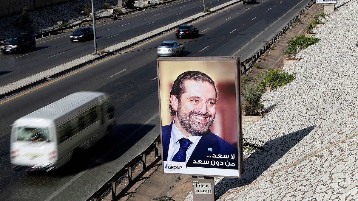 黎巴嫩總理哈里里(Saad al-Hariri)一度「流亡」國外,引起舉國關注,掛起海報有如協尋「失蹤兒」(AP) 黎巴嫩總理哈里里(Saad al-Hariri)一度「流亡」國外,引起舉國關注,掛起海報有如協尋「失蹤兒」(AP)