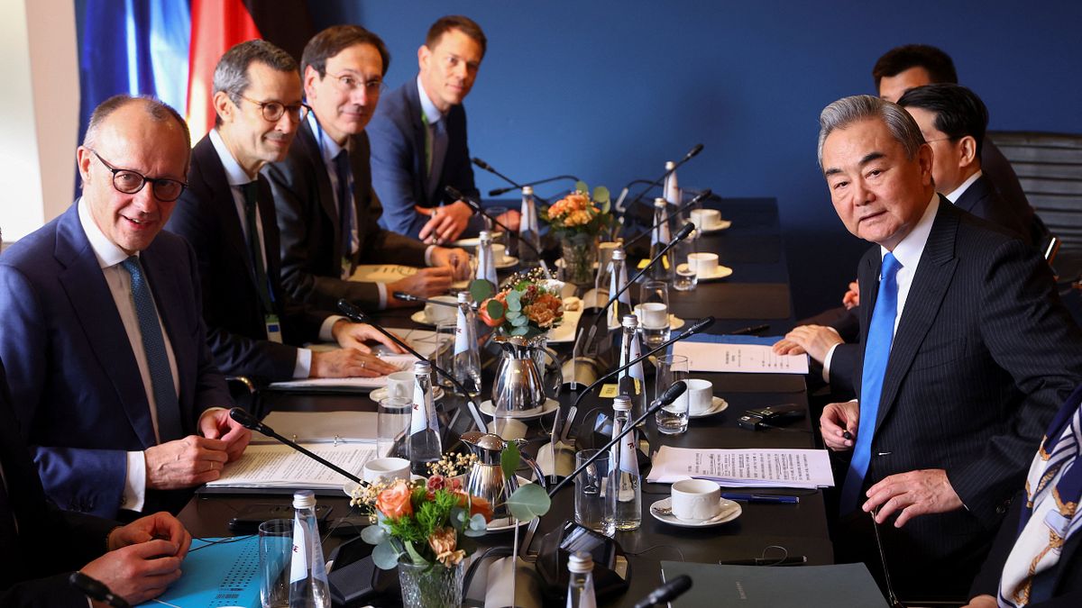 「短期的川普」vs.「長期的中國」!夾在關稅戰火間,一文看懂德國總理為何帶「史上最大經貿團」赴北京求生