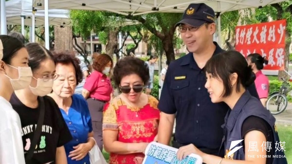 蔡玉貝因過去拍攝交通宣導影片爆紅,Instagram擁有逾5.8萬粉絲。今年大年初五,她於個人社群平台發布一則火辣拜年影片,再網上引發熱議。(圖/擷取自蔡玉貝IG) 蔡玉貝因過去拍攝交通宣導影片爆紅,Instagram擁有逾5.8萬粉絲。今年大年初五,她於個人社群平台發布一則火辣拜年影片,再網上引發熱議。(圖/擷取自蔡玉貝IG)