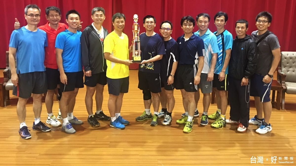 展現「KANO」精神 嘉大不老教師全國羽賽奪金 展現「KANO」精神 嘉大不老教師全國羽賽奪金