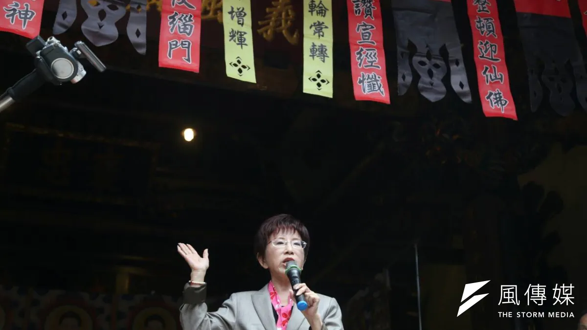 洪秀柱赴新竹義民廟後,半夜宣布暫停競選公開行程。(吳逸驊攝)