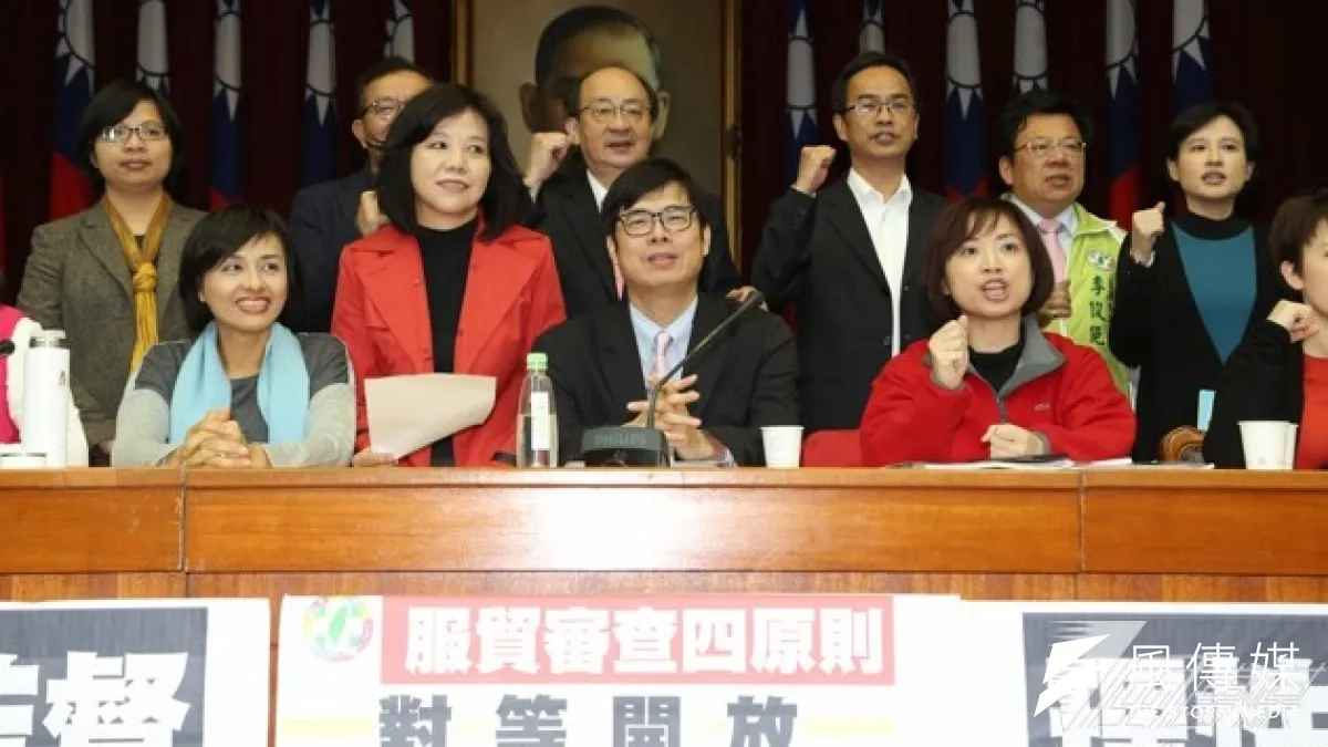為了主導服貿審查權,綠營不惜佔領立院大禮堂,國民黨則準備應戰。(余志偉攝)