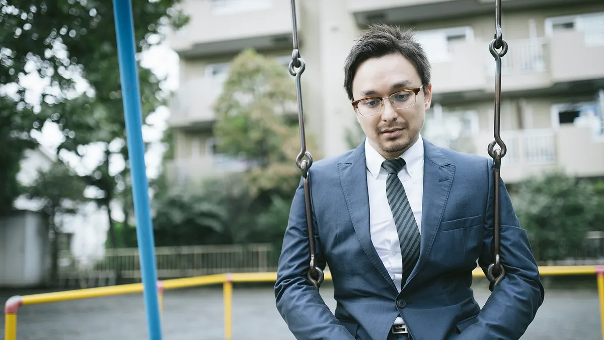 人過了35歲之後,一定要升遷、或當上主管才代表有出息嗎?(圖/すしぱく@pakutaso) 人過了35歲之後,一定要升遷、或當上主管才代表有出息嗎?(圖/すしぱく@pakutaso)