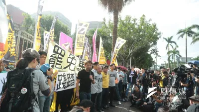 越來越多年輕世代不願再當個旁觀者或搖旗吶喊之人,越來越多參與政治。(資料照,顏麟宇攝)