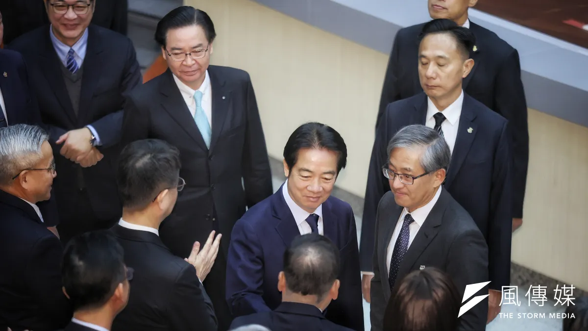 總統賴清德(中)提拔的調查局長陳白立(右一),廢掉過去調查局重要的情報來源「耳目」。(柯承惠攝)