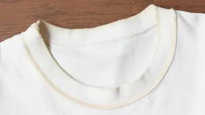 衣服穿久泛黃洗不掉怎麼辦?洗衣店老闆教1招快速還原。(示意圖/取自photo-ac)