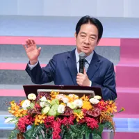 美國可以支持台灣防衛,也可以提供軍售與戰略協助,但這並不等於美國願意「不計代價」為台灣承擔所有風險。尤其當華府開始懷疑:台北是否正在透過語言降溫、實際加速的方式,一步步改變現狀時,美國的戰略耐心就可能開始下降。圖為總統賴清德。(資料照,劉偉宏攝) 美國可以支持台灣防衛,也可以提供軍售與戰略協助,但這並不等於美國願意「不計代價」為台灣承擔所有風險。尤其當華府開始懷疑:台北是否正在透過語言降溫、實際加速的方式,一步步改變現狀時,美國的戰略耐心就可能開始下降。圖為總統賴清德。(資料照,劉偉宏攝)