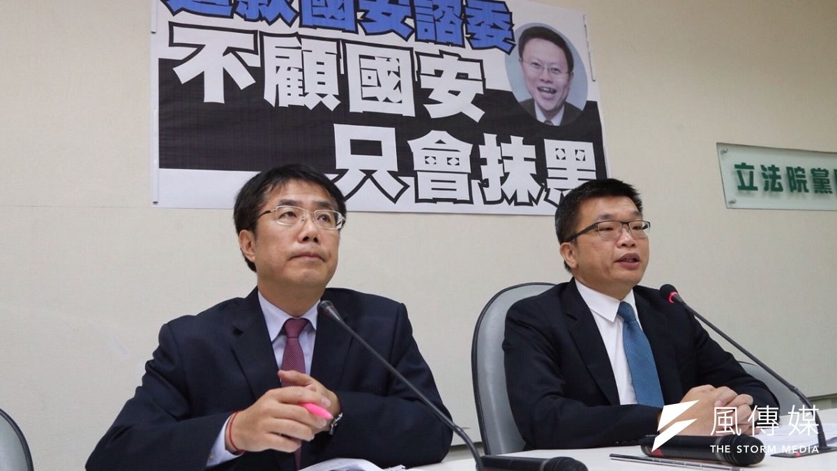 民進黨立院黨團批評馬政府國安團隊只會對自己人「放毒」。(楊子磊攝) 民進黨立院黨團批評馬政府國安團隊只會對自己人「放毒」。(楊子磊攝)