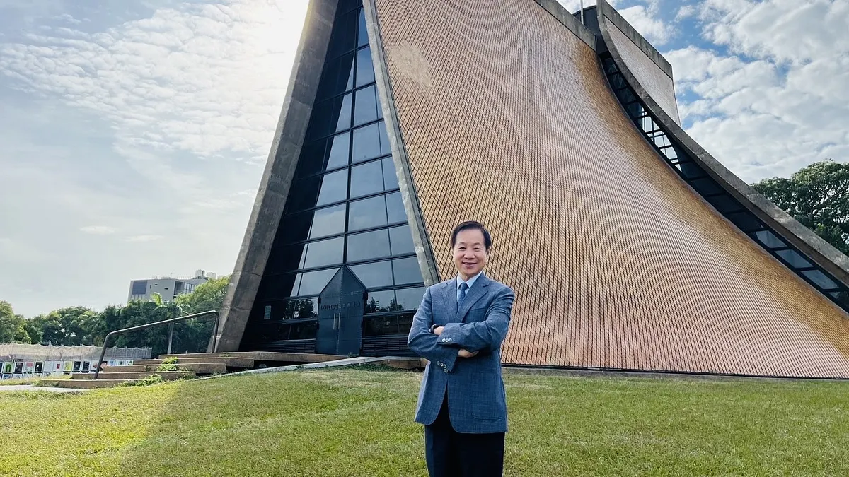 東海大學校長張國恩說永續不是一時的口號,而是大學對國家的承諾。東海的責任不只在校園,更在於為臺灣創造長期而深刻的影響力。(圖/東海大學) 東海大學校長張國恩說永續不是一時的口號,而是大學對國家的承諾。東海的責任不只在校園,更在於為臺灣創造長期而深刻的影響力。(圖/東海大學)