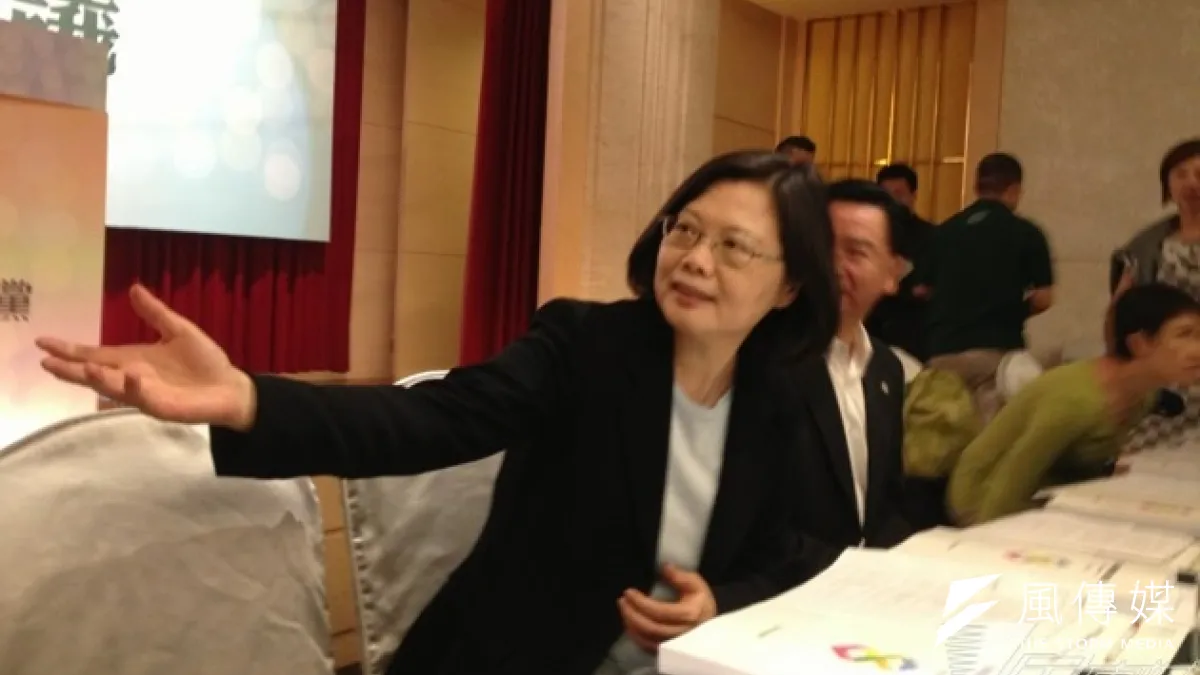 民進黨主席蔡英文對公民團體若干意見猶有不同見解,在立法院臨時會前共識會議討論甚熱。(王立柔攝)
