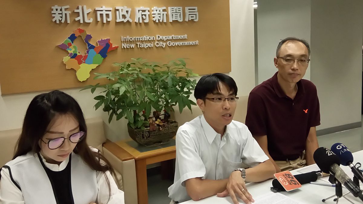 新北市政府勞動檢查處公布轄內10家醫療院所專案檢查結果,整體裁罰金額將達308萬元。(圖/許芳綸攝) 新北市政府勞動檢查處公布轄內10家醫療院所專案檢查結果,整體裁罰金額將達308萬元。(圖/許芳綸攝)