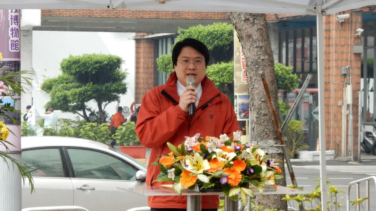 基隆市長林右昌紀念二二八。(基隆市政府)