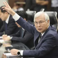 央行不升息是為房市保駕護航嗎?圖為總裁楊金龍說明央行第3季理監事會決策。中央社記者吳家昇攝115年9月17日 央行不升息是為房市保駕護航嗎?圖為總裁楊金龍說明央行第3季理監事會決策。中央社記者吳家昇攝115年9月17日