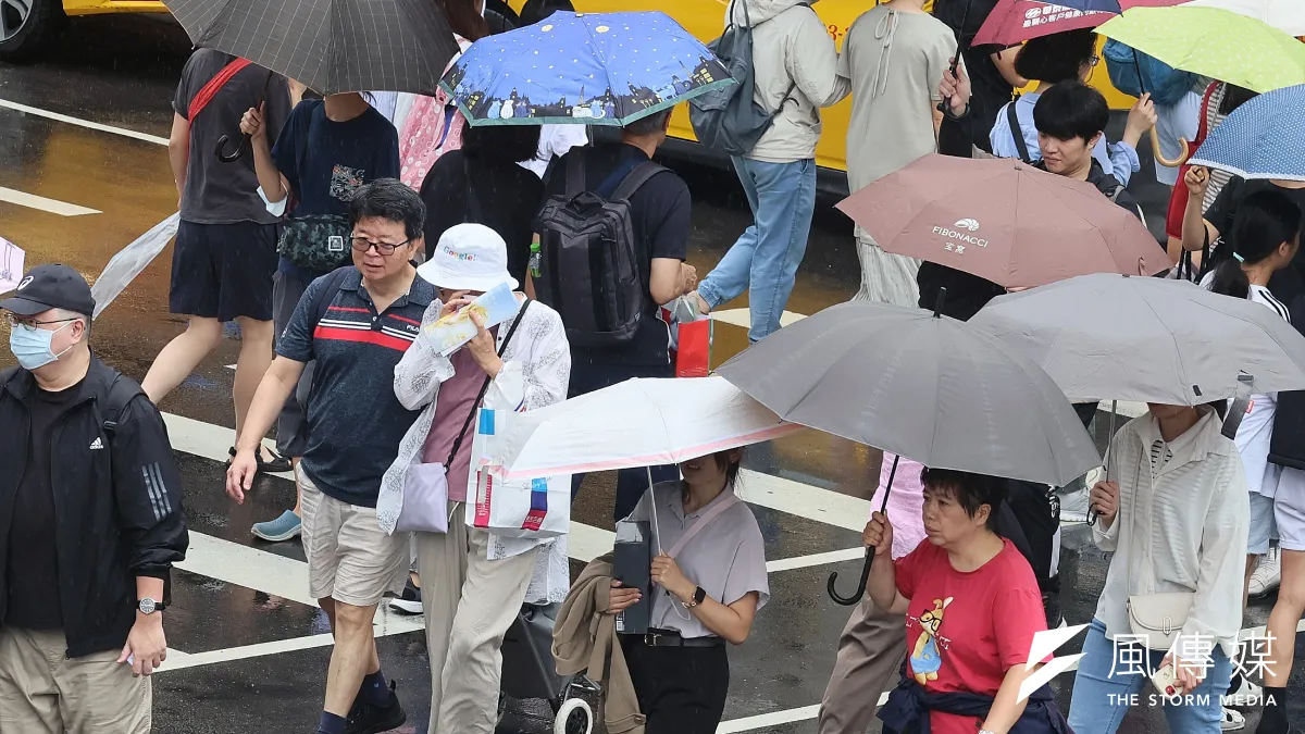 氣象署表示,9日晚間至10日鋒面通過,全台有雨,中部以北有較大雨勢,週末再迎鋒面,各地有雨。( 資料照/柯承惠攝)