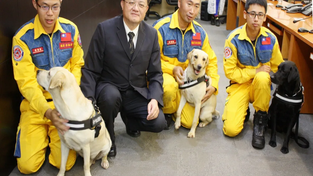 邀民眾集思廣益 中市3搜救犬有中文名字了