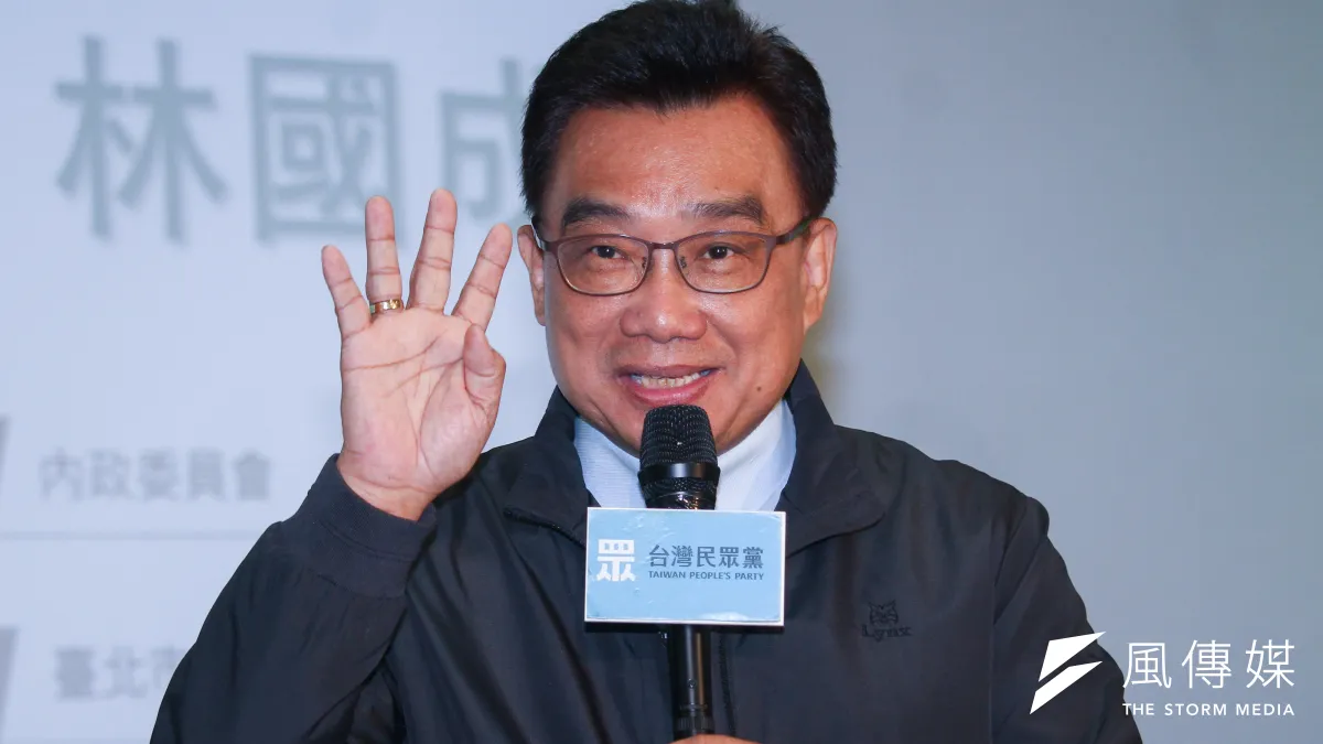 台灣民眾黨不分區立委提名人林國成在致詞時,不知是否是難以忘記「前東家」,開頭就脫口說出「我們宋主席」,全場驚訝。(蔡親傑攝)
