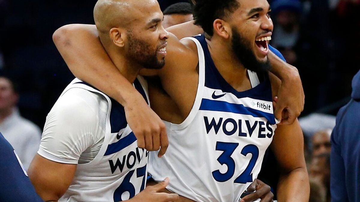 關鍵籃板加致勝跳投,唐斯率灰狼絕殺灰熊。 (美聯社) 關鍵籃板加致勝跳投,唐斯率灰狼絕殺灰熊。 (美聯社)