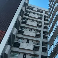 東京・世田谷区野沢の路上で40歳の韓国籍女性が刃物で襲われ死亡。警視庁は逃走した30歳の交際相手とみられる韓国籍の男を羽田空港で確保した。(イメージ図/Unsplash) 東京・世田谷区野沢の路上で40歳の韓国籍女性が刃物で襲われ死亡。警視庁は逃走した30歳の交際相手とみられる韓国籍の男を羽田空港で確保した。(イメージ図/Unsplash)