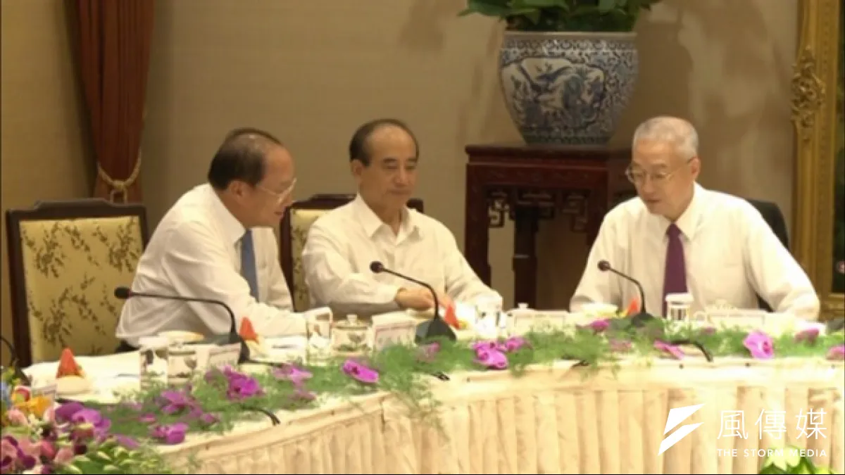黃景泰在地方上自稱是前考試院長關中系統人馬,國民黨高層請關中出面勸退黃景泰,但依舊不被黃景泰接受。(取自總統府)