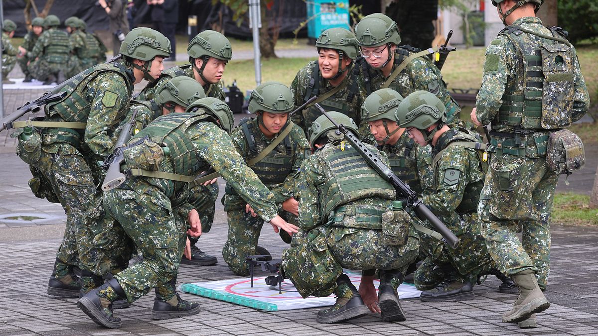 現場觀察》後備部隊「硬殺」無人機脫離實況 教召14天2小時訓練飛手難熟悉