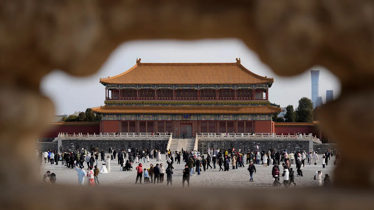 為什麼大清皇帝會派洋人做自己的「欽差」出訪?這些傳教士和康熙是什麼關係?他們為什麼能得到康熙的信任?這些都是本書要探索的問題。示意圖。(資料照,美聯社)