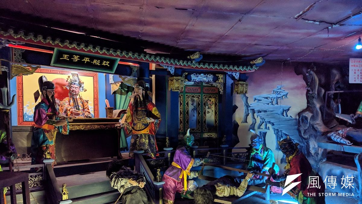 不想去南美館人擠人嗎?來看看兩個近期熱門的「18層地獄」景點吧!(資料照/洪煜勛攝) 不想去南美館人擠人嗎?來看看兩個近期熱門的「18層地獄」景點吧!(資料照/洪煜勛攝)